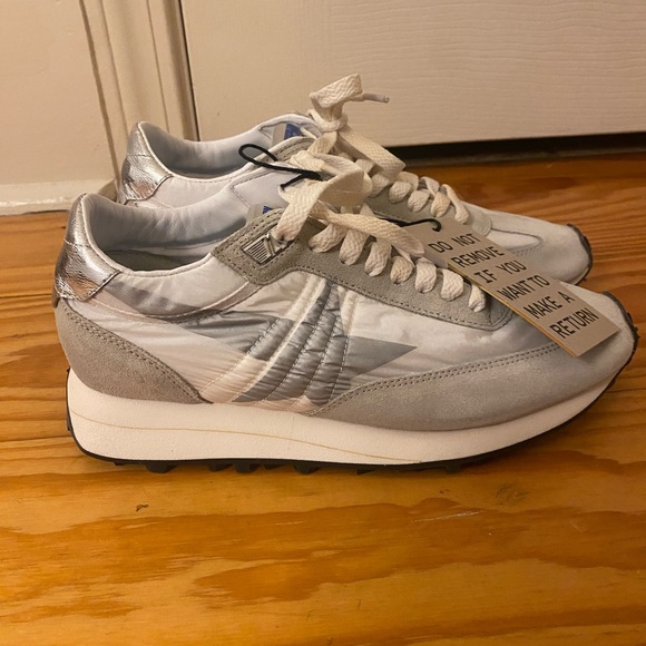 Marathon Golden Goose - Picture 2 of 4